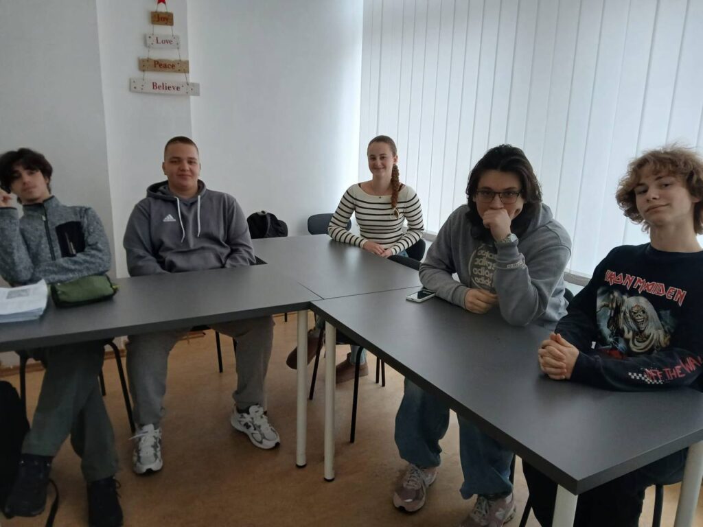 Students in Czech language courses during classroom learning | EdVista