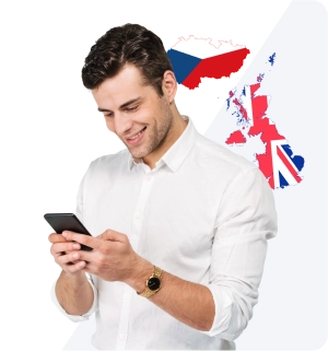 Чоловік який обирає на телефоні курс з вивчення мов | EdVista