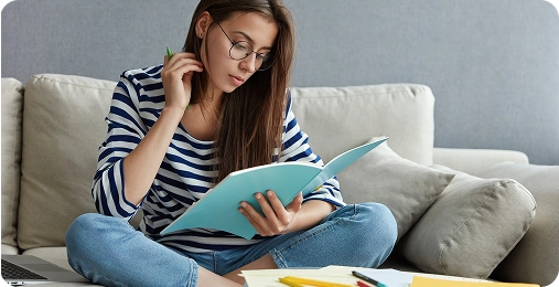 Дівчина обрала курси чеської з нуля та вивчає їх | EdVista