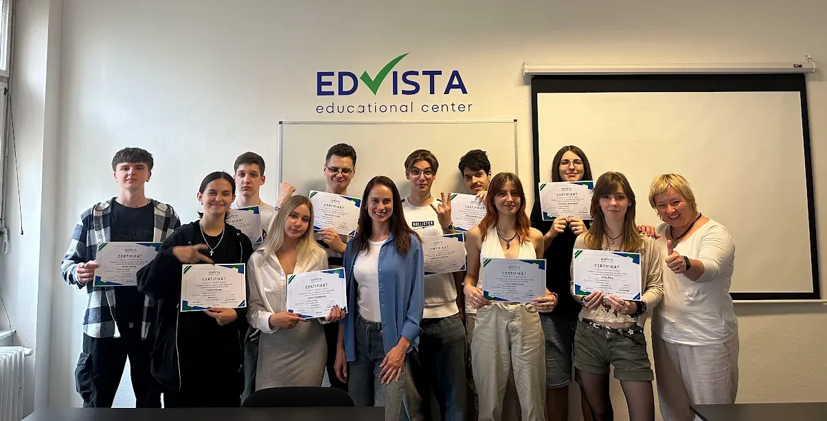 Учасники курсу з сертифікатами в кабінеті | EdVista