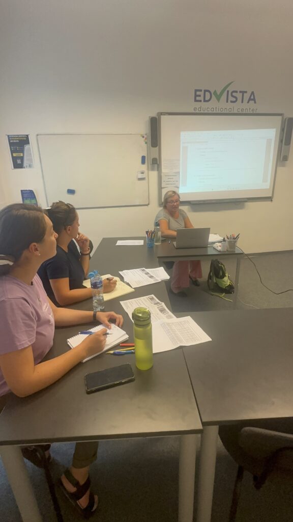 Вивчення чеської мови в групі | EdVista