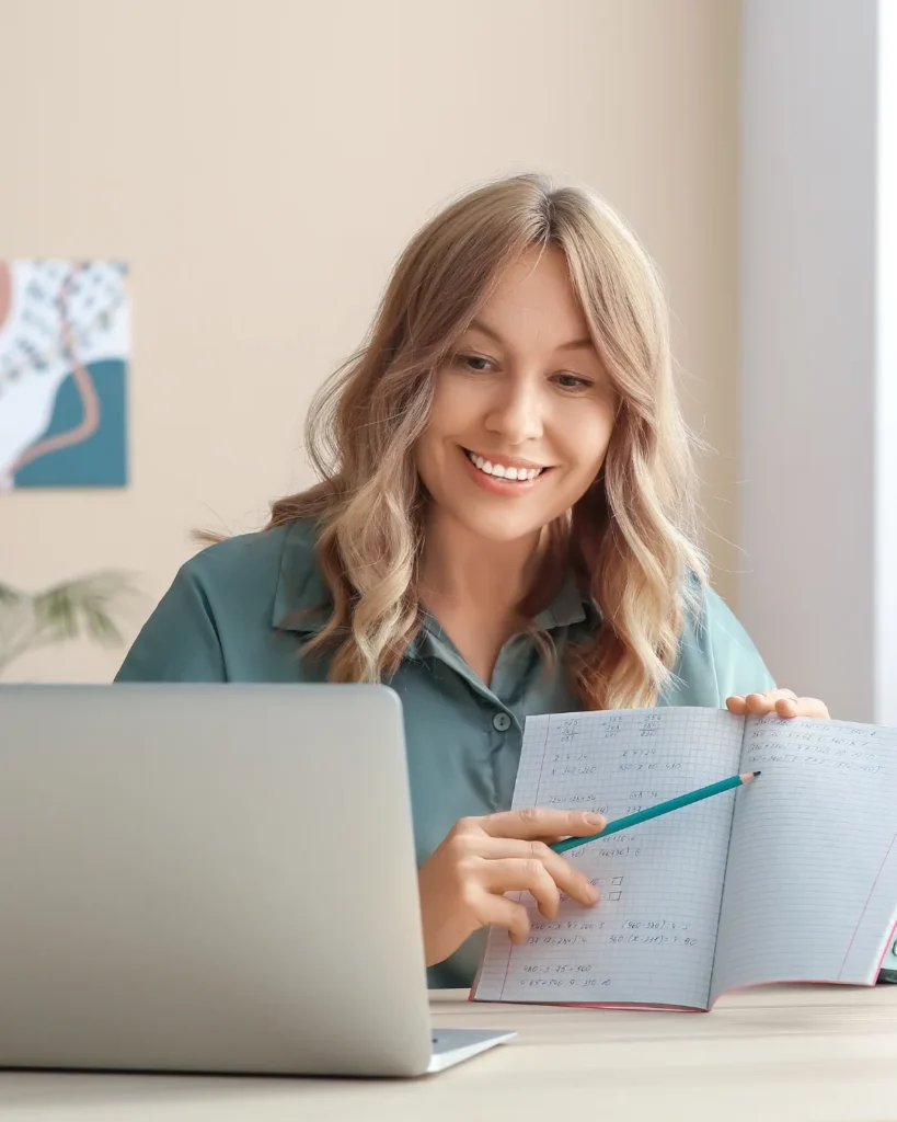 Викладач/ментор перевіряє домашнє завдання та дає зворотний зв’язок під час онлайн інтенсиву B1–B2