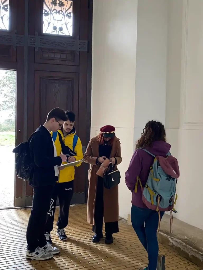 Абітурієнти виконують орієнтаційне завдання під час підготовки до вступу