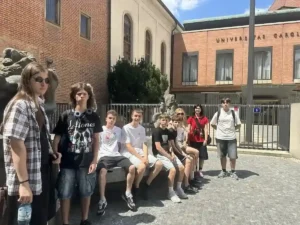 зміна спеціальності в університеті Чехії студенти біля Карлового університету
